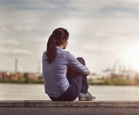 yalnız bayan arkadaş