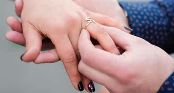 Mutlu huzurlu ciddi ilişki